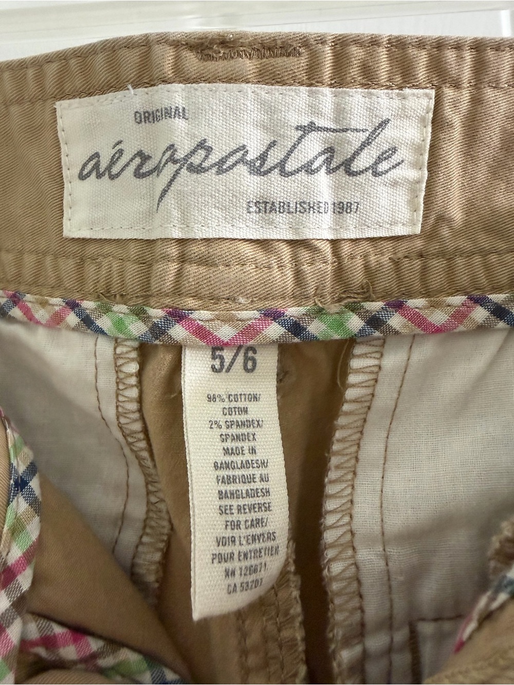 Aeropostale Classic Khaki Bermuda Shorts/Capri Pants Sz 5/6 Y2K - Picture 3 of 5